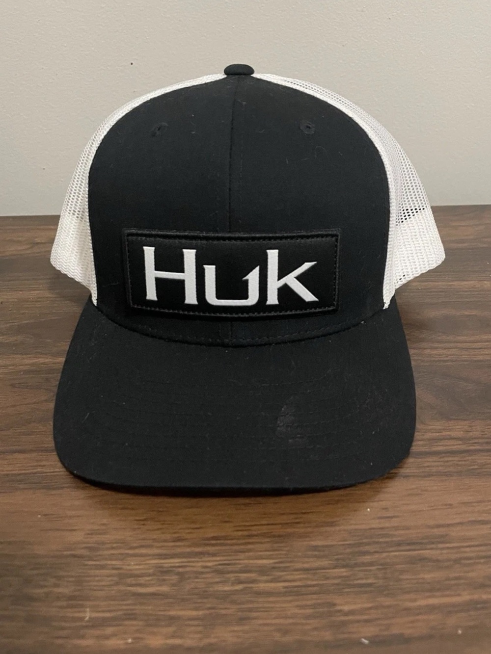 Huk Fishing Yupoong The Classics Snapback Hat Cap Black White Mesh